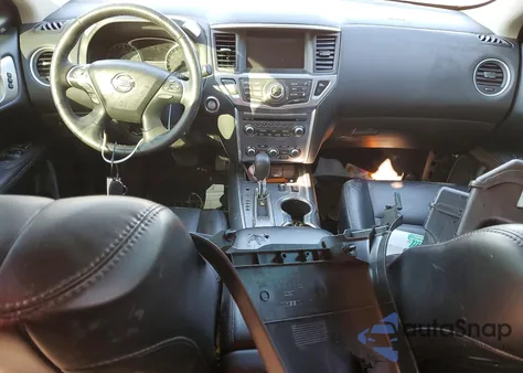 2019 Nissan Pathfinder S z USA, uszkodzony, nr VIN 5N1DR2MN4KC588345